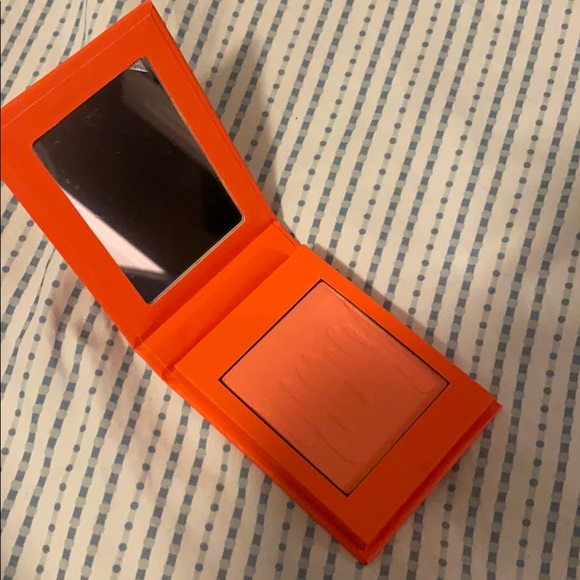 Blush Kylie Jenner - Picture 3 of 3